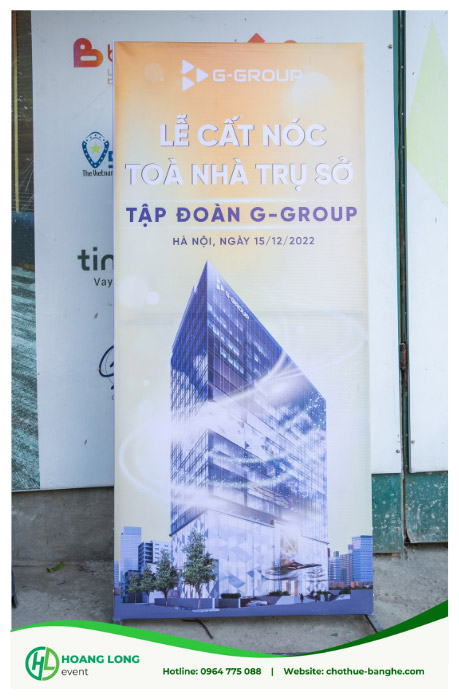 thuê chân standee giá bao nhiêu